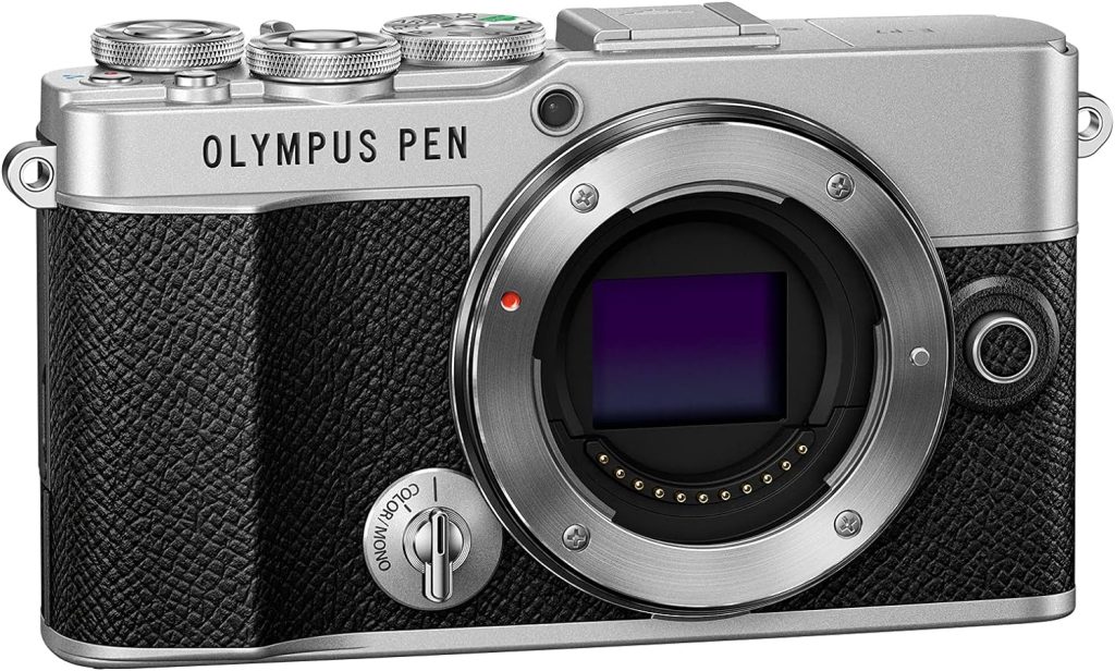 Olympus PEN E-P7 Camera Kit, 20 MP Sensor, 5-axis image stabilisation, tilt HD LCD, 4K, Wi-Fi,color and monochrome profile control, white incl. M.Zuiko Digital ED 14-42mm EZ silver